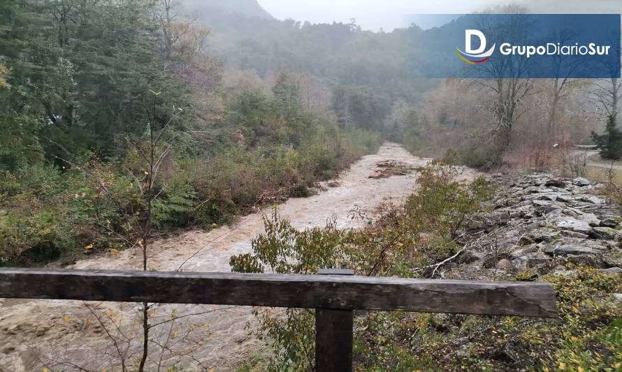 Futrono: Localidad de Cerrillos se encuentra aislada tras aluvión 